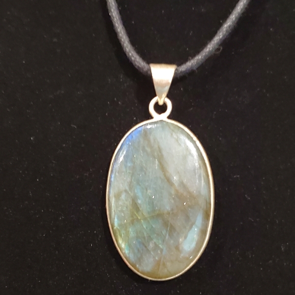 Silver Wrapped Labradorite Pendant Necklace - Picture 4 of 4